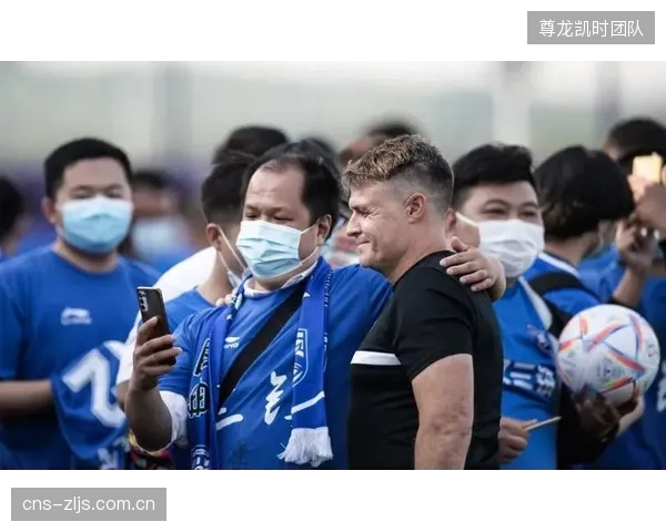 主教练通过严格管理确保球队专注度，力图在大赛前排除外界干扰。
